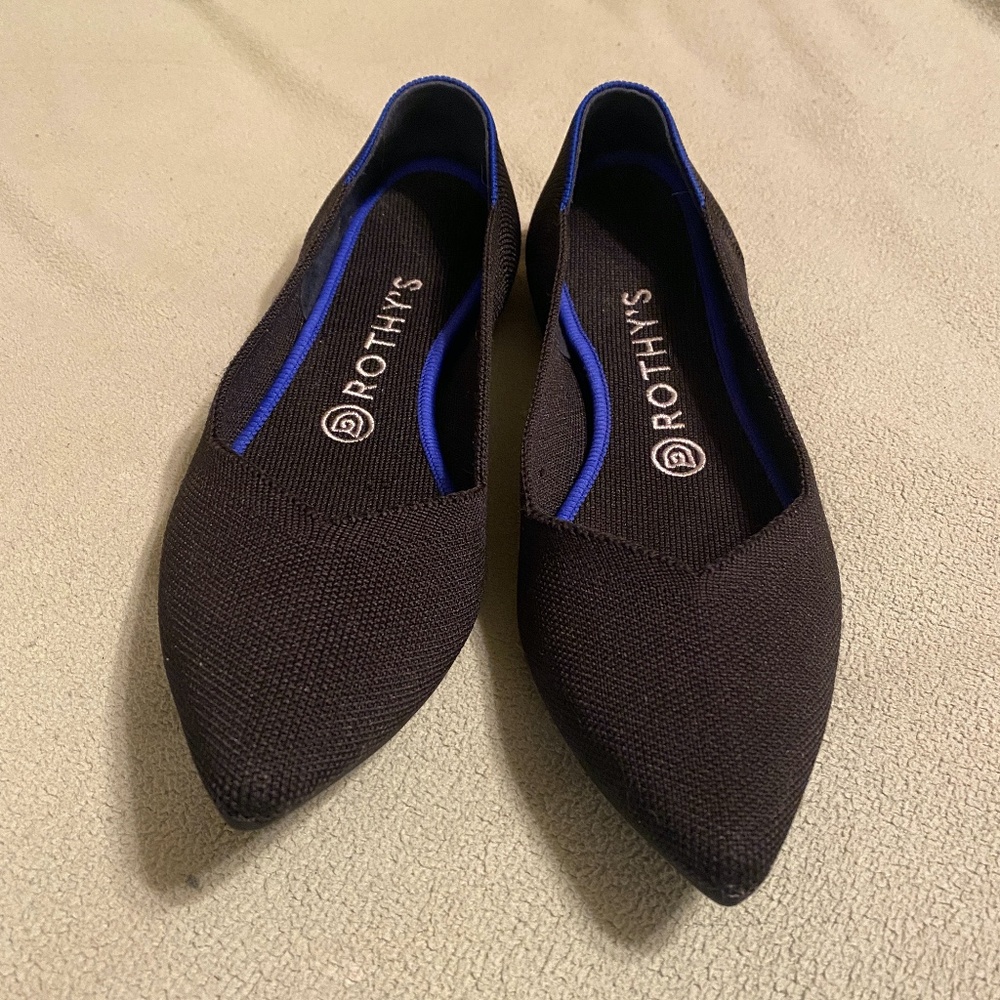 EUC Black pointed Rothy's flat 9 (fits like 8.5)